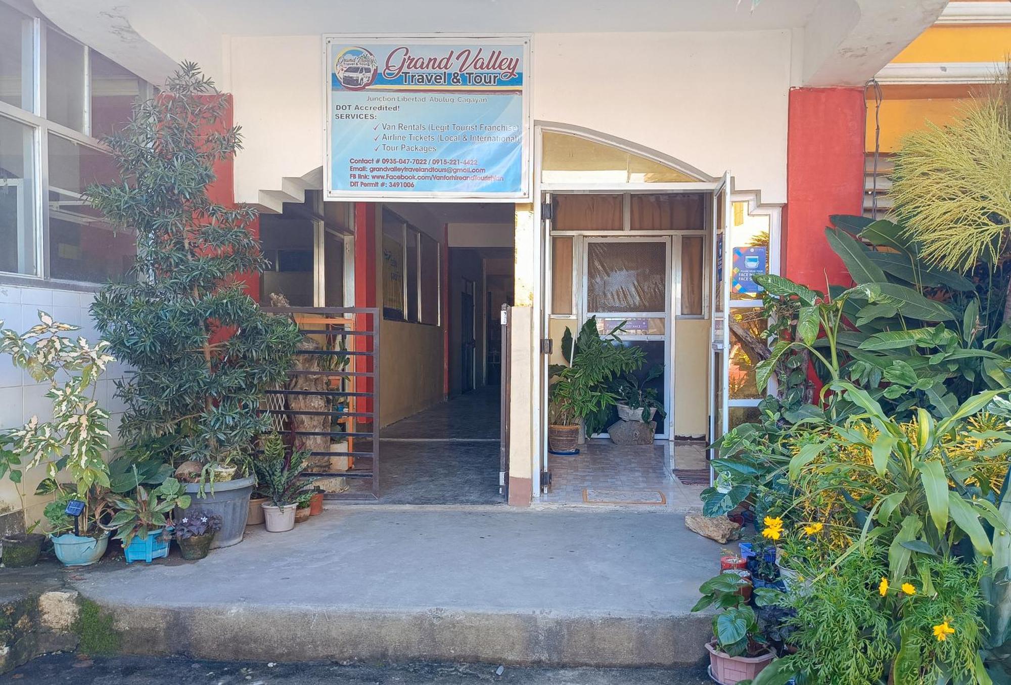 Reddoorz @ Grand Valley Hotel Junction Luna Cagayan Tagaytay City Eksteriør bilde